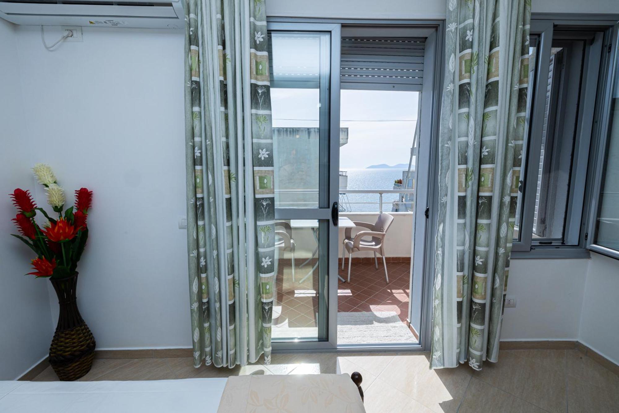 Lucas Apartments Rental Vlorë Buitenkant foto