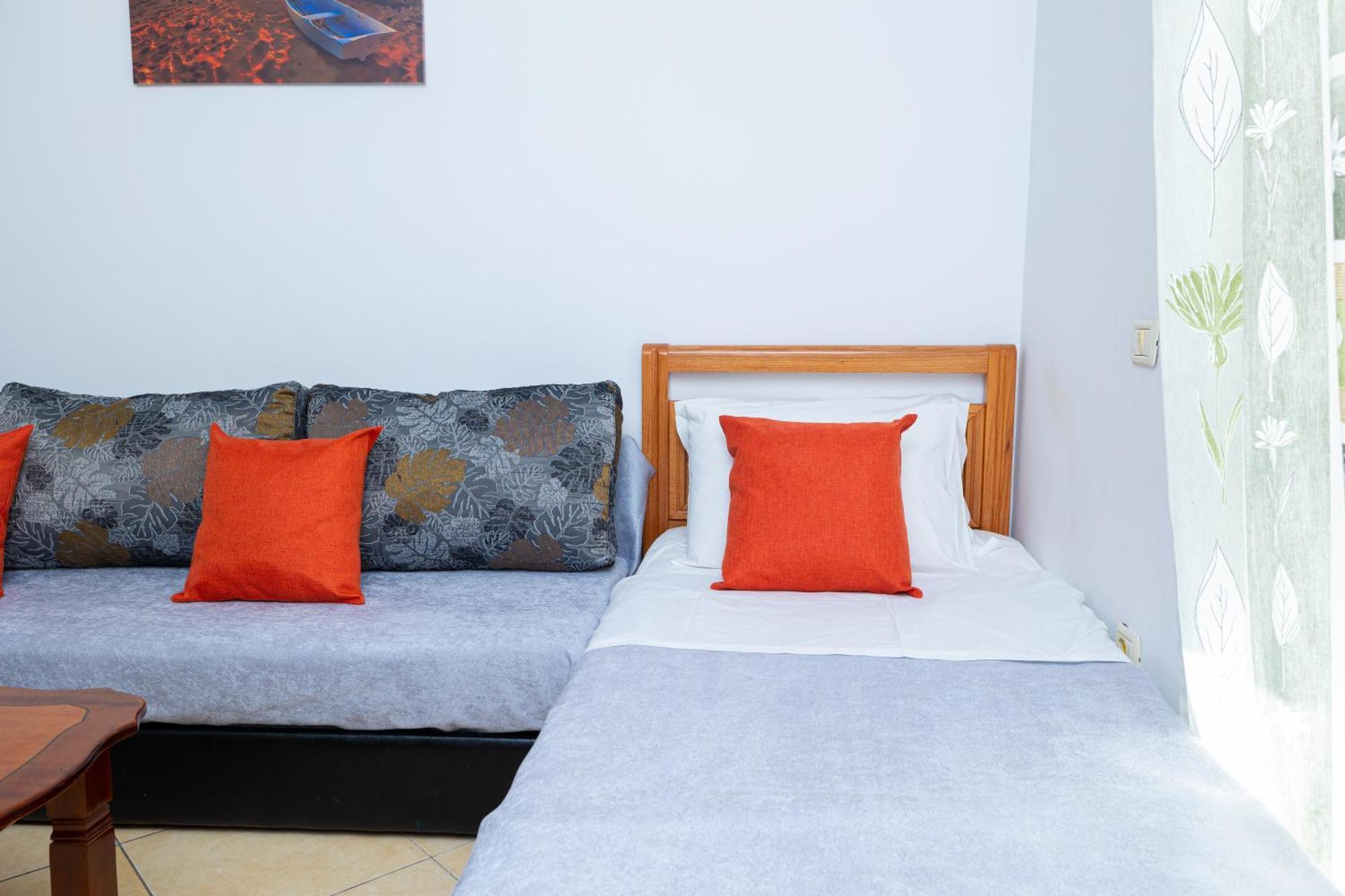 Lucas Apartments Rental Vlorë Buitenkant foto