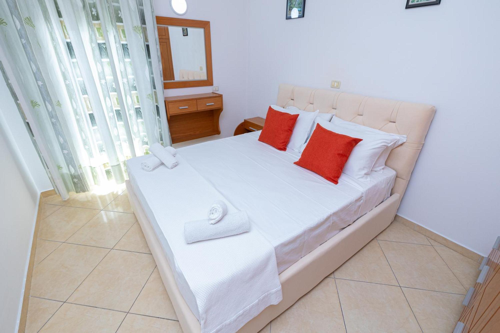 Lucas Apartments Rental Vlorë Buitenkant foto