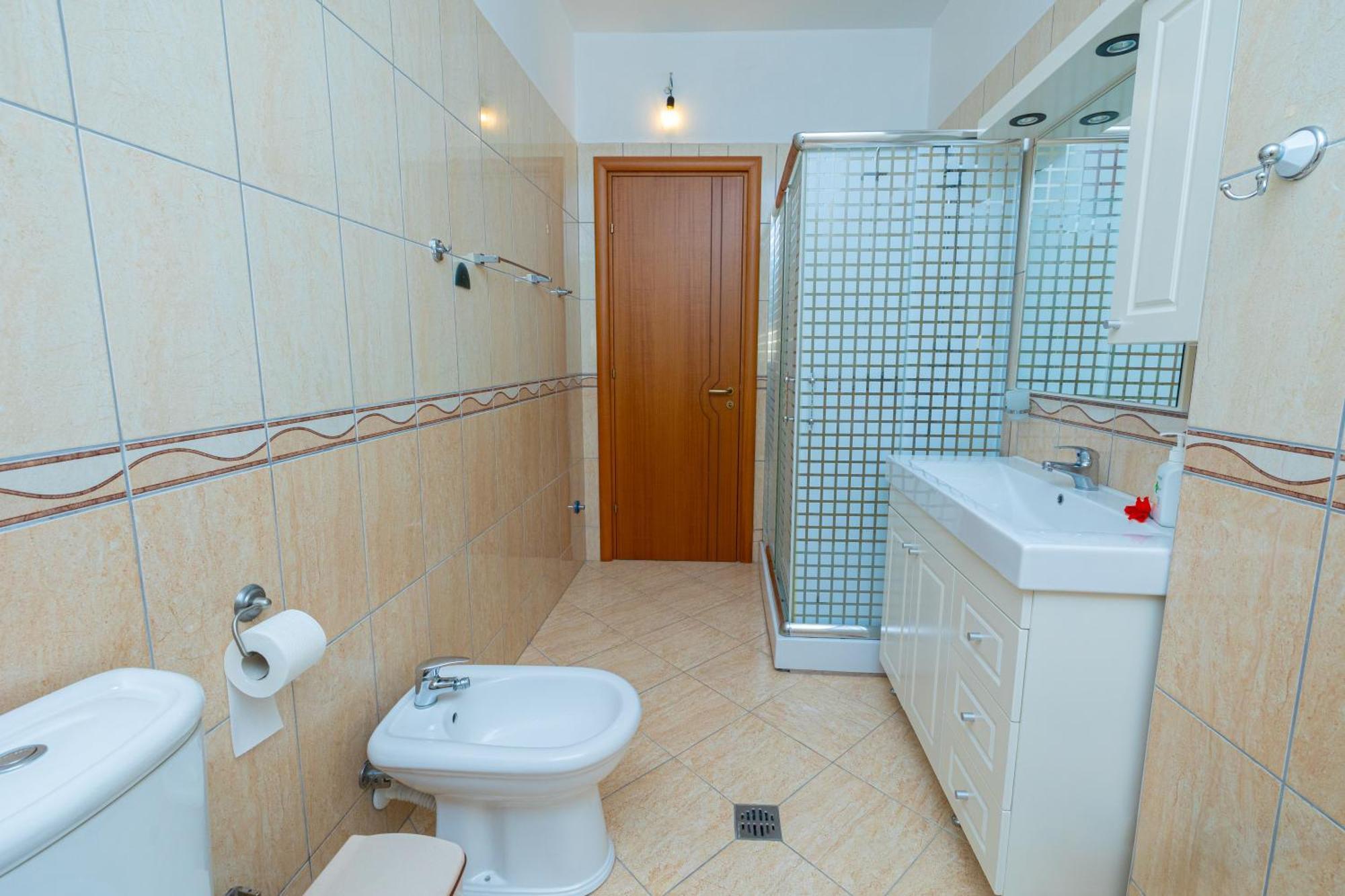 Lucas Apartments Rental Vlorë Buitenkant foto