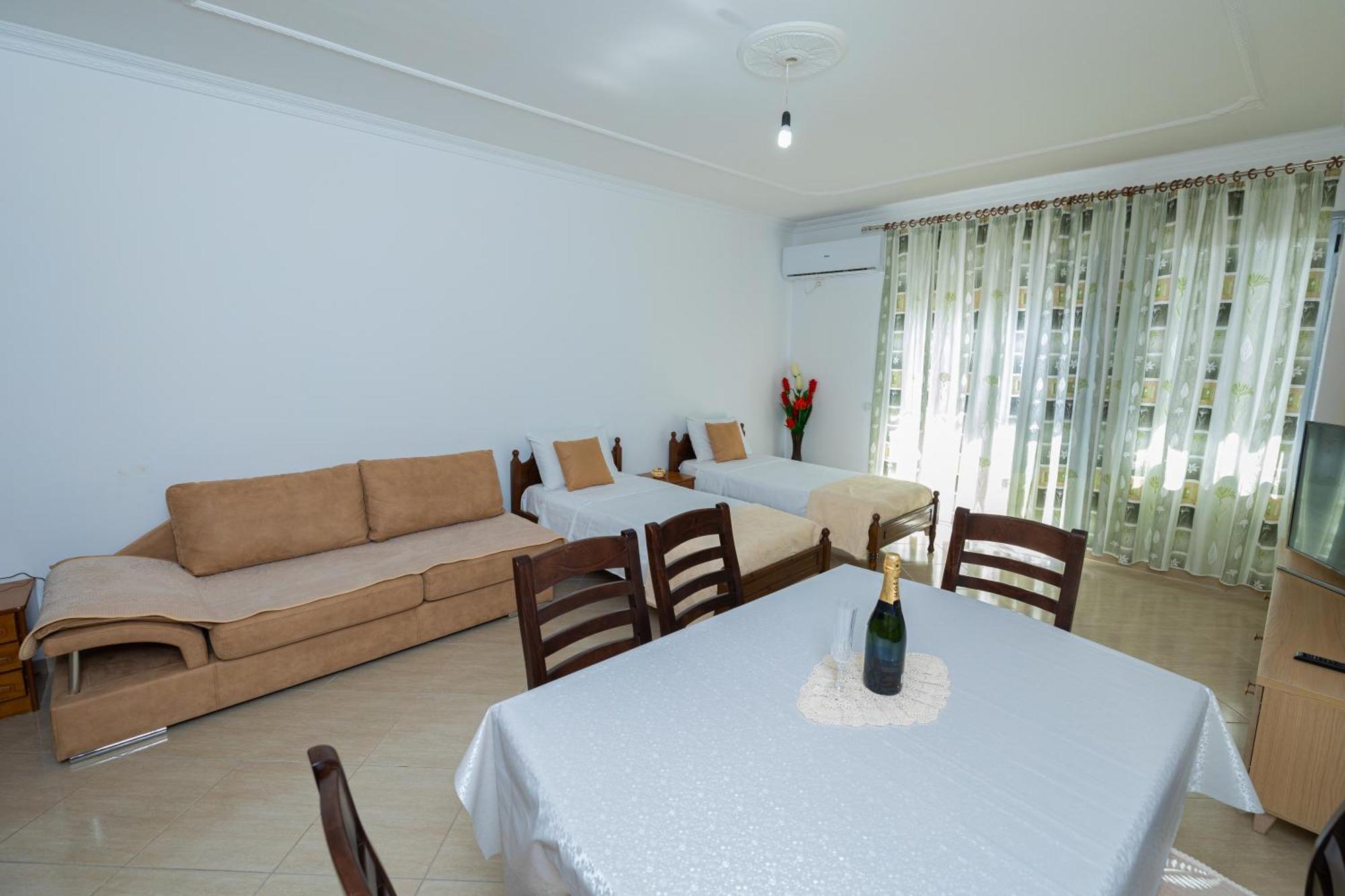 Lucas Apartments Rental Vlorë Buitenkant foto
