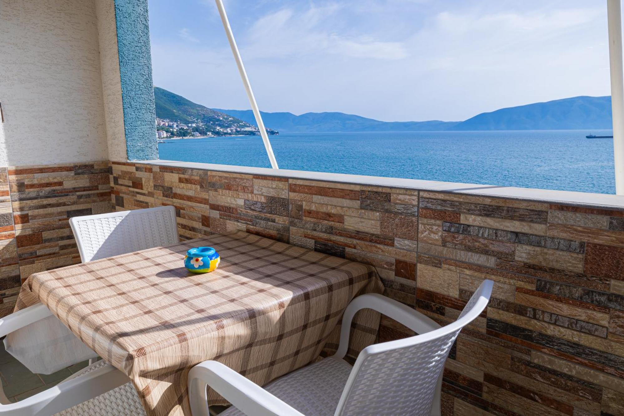 Lucas Apartments Rental Vlorë Buitenkant foto